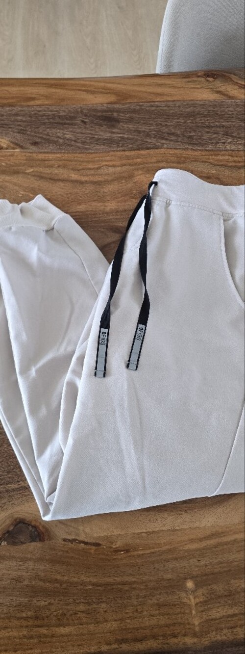 Women’s FIGS Zamora Jogger Scrub In Bone (Size Small)